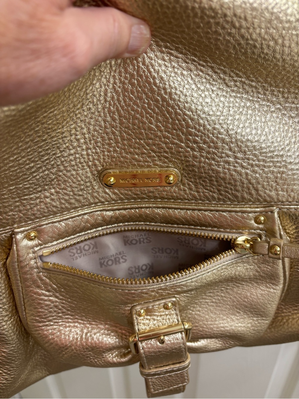 Michael Michael Kors Austin gold metallic leather hobo shoulder bag - Picture 4 of 13